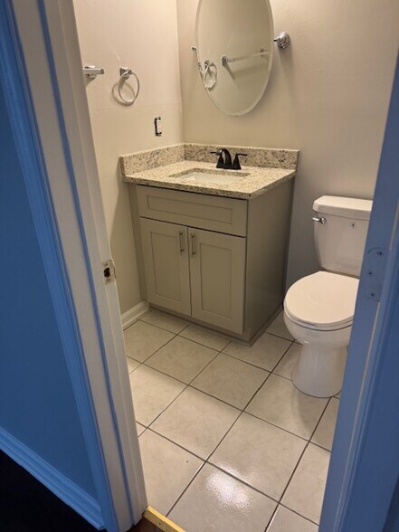 1 Bathroom inside BR - 4320 Bona Ct