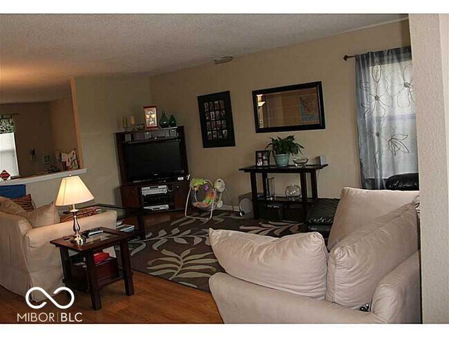 Building Photo - 14422 Forsythia Ln