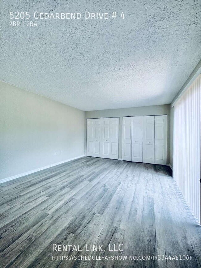 Building Photo - 5205 Cedarbend Dr