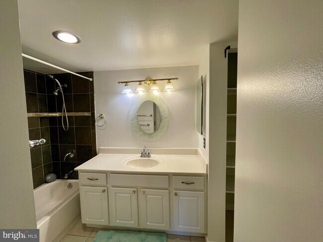 Building Photo - 6101 Edsall Rd