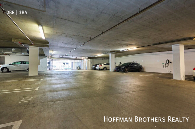 Building Photo - 5839 W Sunset Blvd