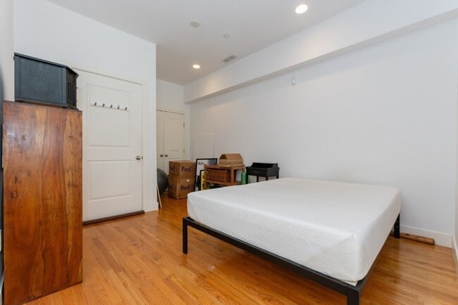 Building Photo - 769 Heath St