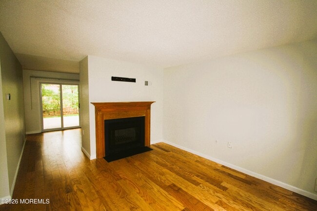 Building Photo - 200 Daffodil Dr