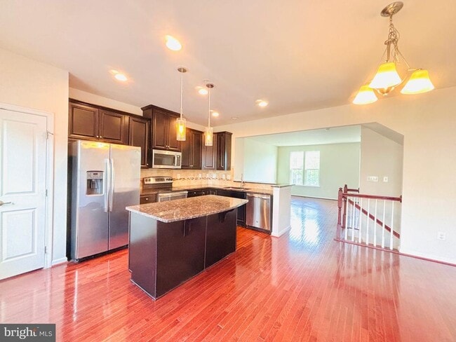 Building Photo - 9452 Ballard Green Dr