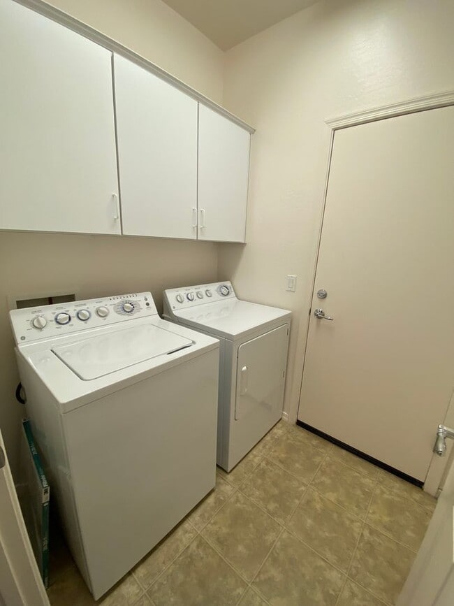 Building Photo - Anthem home