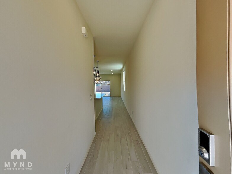 Building Photo - 11820 W Rancho Dr