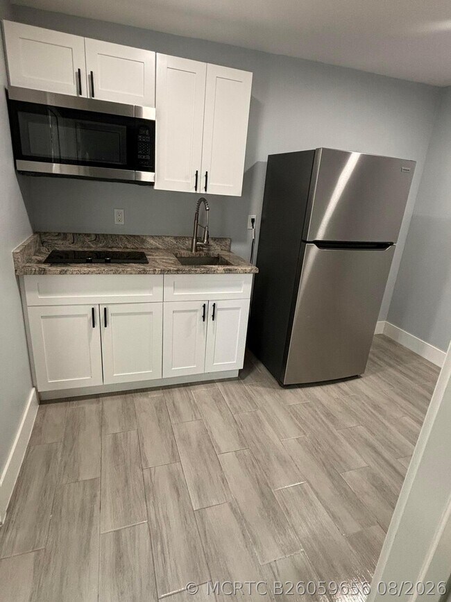 Building Photo - 138 Ethelyn Dr