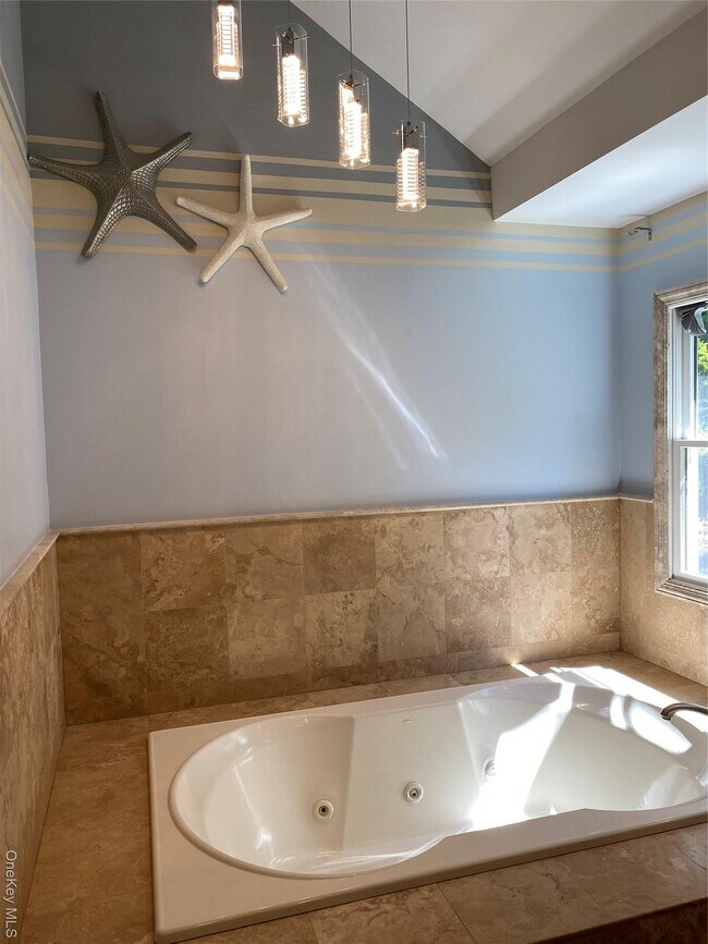 Building Photo - 24 Wilafra Pl