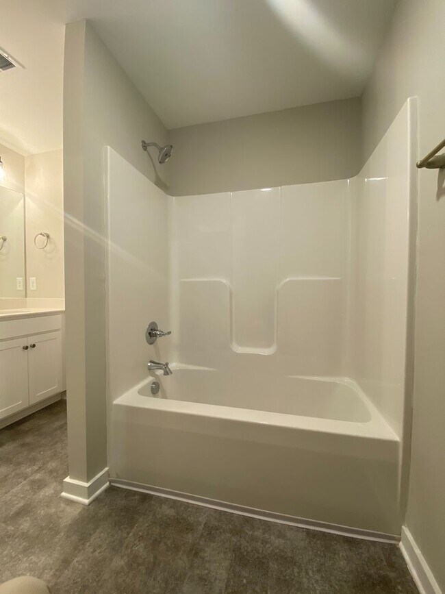 Building Photo - Home for Rent in Calera, AL!!! Available t...