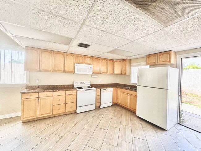 Building Photo - 2-bedroom, 2-bathroom Home Nestled in the ...