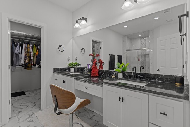 Building Photo - 12029 W Palomino Dr