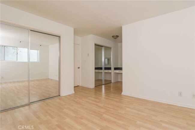 Building Photo - 811 6th St