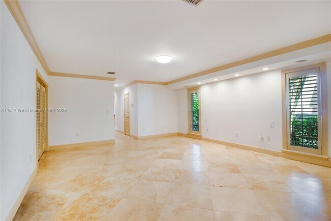 Building Photo - 236 Costanera Rd