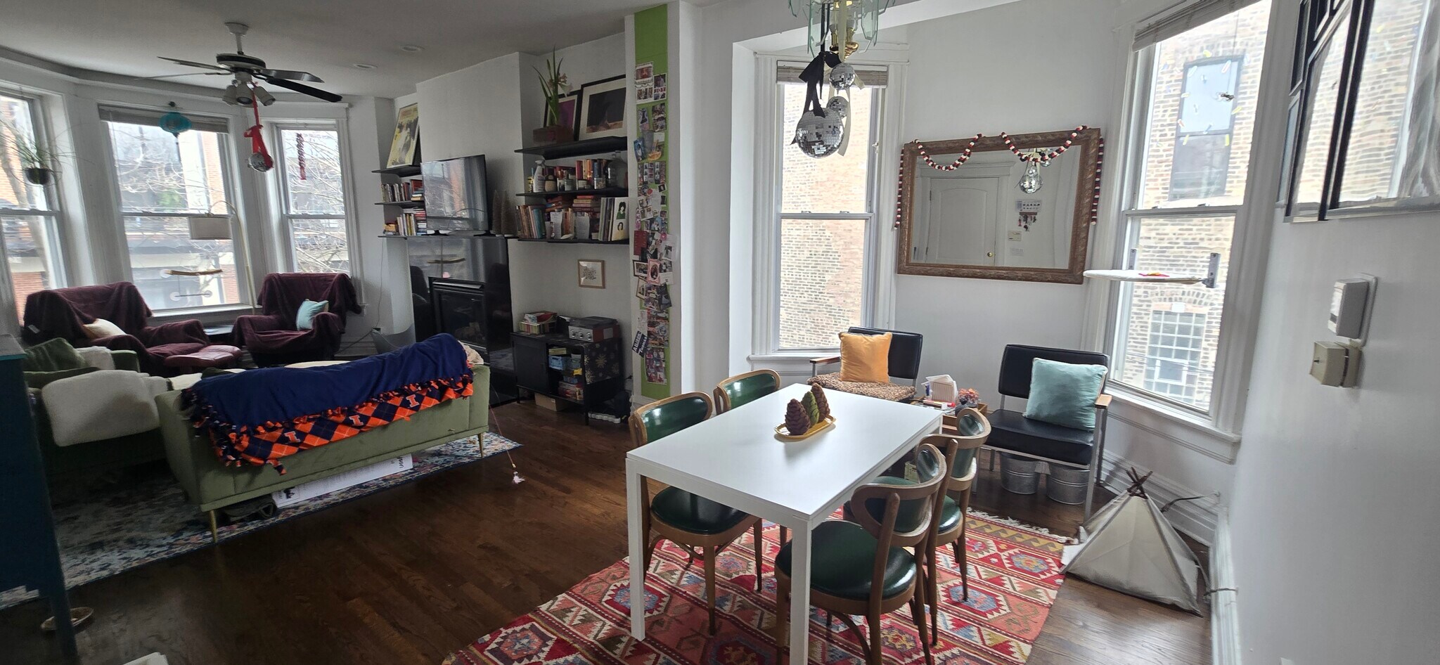 Building Photo - 2015 W Saint Paul Ave