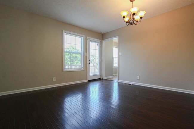 Building Photo - Three Bedroom in Autumn Creek!