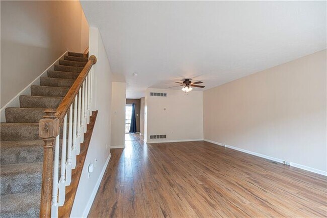 Building Photo - 222 Castle Creek Dr