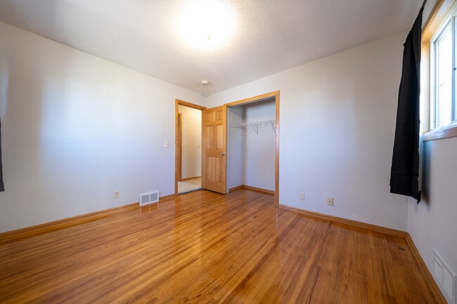 Building Photo - 3821 Clinton Ave