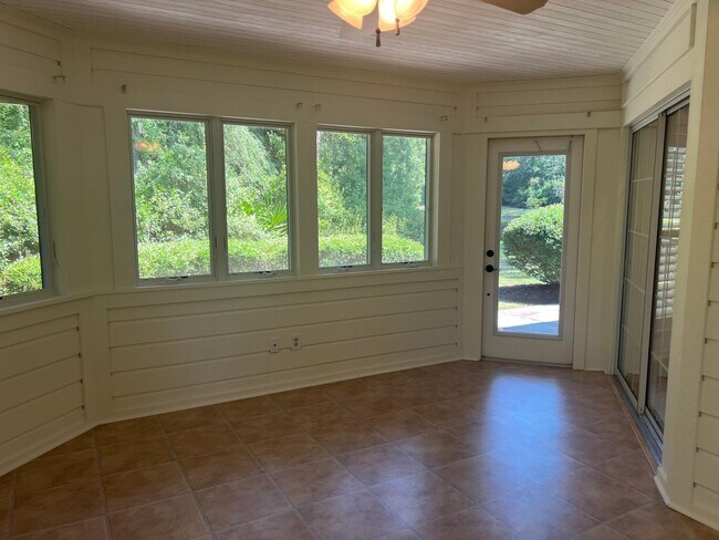Building Photo - 20 Purple Martin Ln