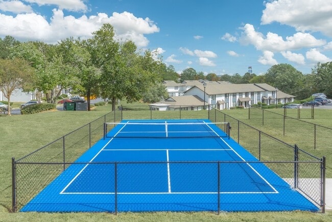Pickle Ball Court - Novus on Riverside Apartments