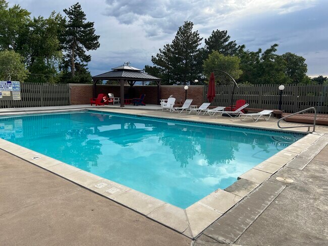 Pool! - 1168 S Foothill Dr