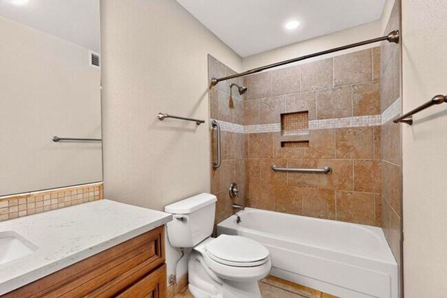 Building Photo - Picture Perfect 3 Bedroom Home in Southeas...