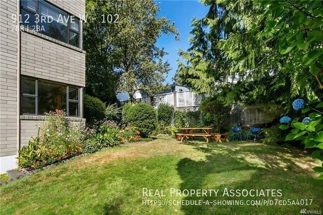 Building Photo - 912 3rd Ave W