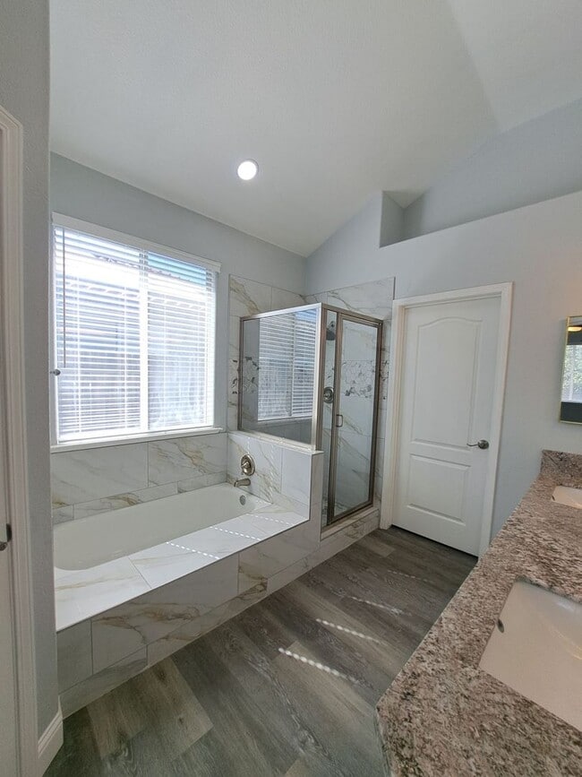 Building Photo - Beautiful 3 Bedroom Home for Rent in well ...