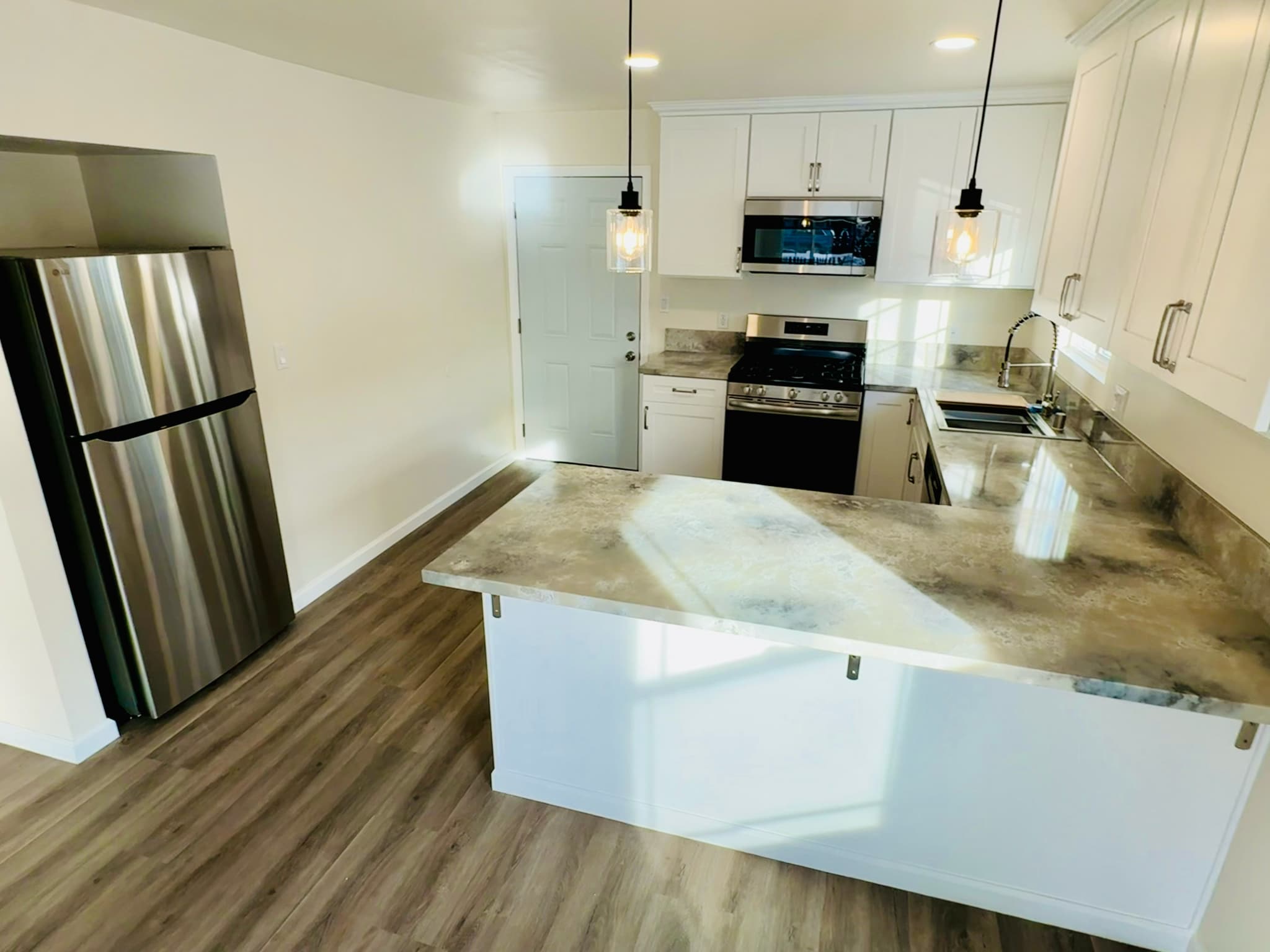 Building Photo - 20606 Raymond Ave