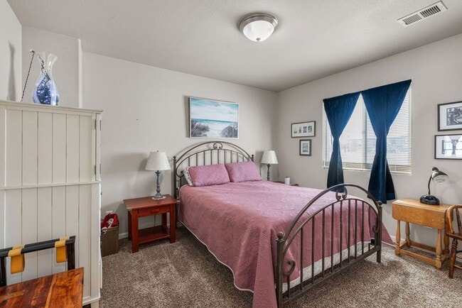 Building Photo - Charming 4-Bedroom, 3-Bath Home in East Loveland