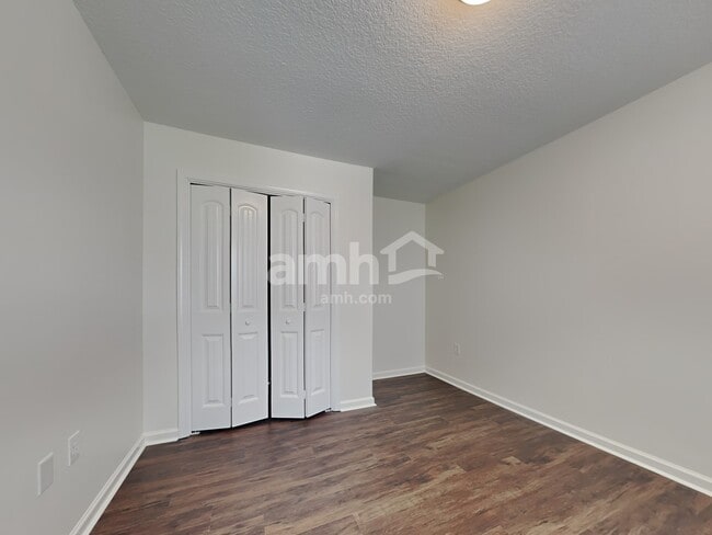 Building Photo - 60 Rhett Ln