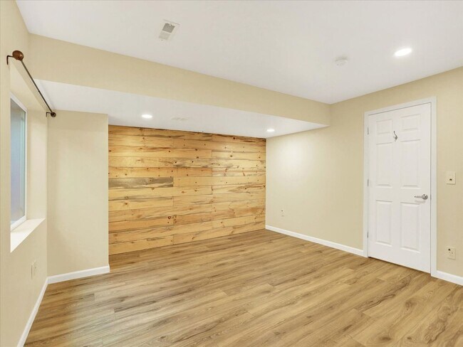 Building Photo - Spacious 3BR Townhome in Littleton
