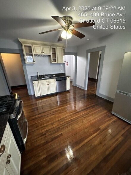 Primary Photo - 2341 Barnum Ave
