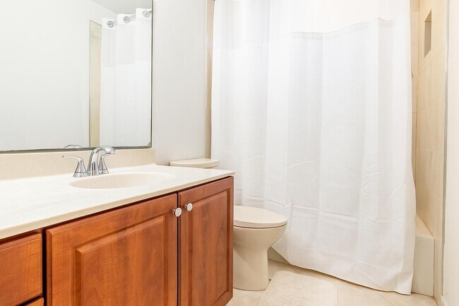 Building Photo - 3381 Commodore Ct