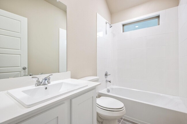 Building Photo - 518 Travine Dr