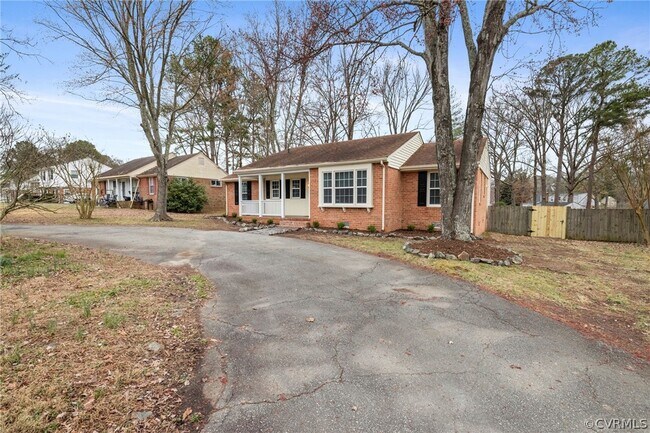 Building Photo - 1724 Lauderdale Dr