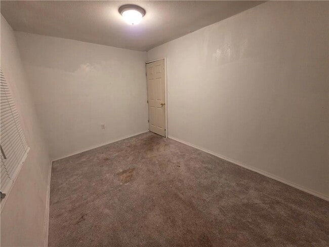 Building Photo - 14 Southern St