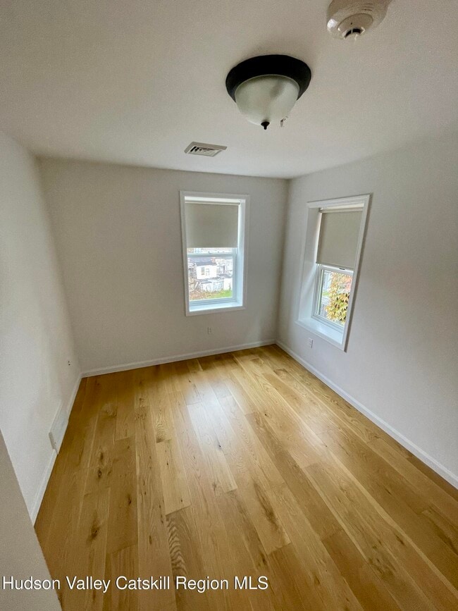 Building Photo - 202 Warren St