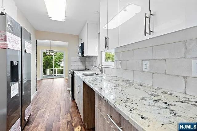 Building Photo - 24 Irving Ave