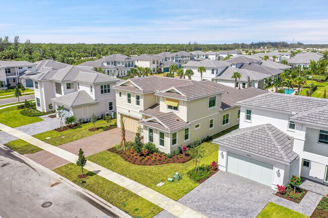 Building Photo - 9341 Crestview Cir