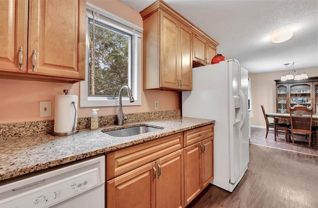 Building Photo - 25 Christian Hill Rd