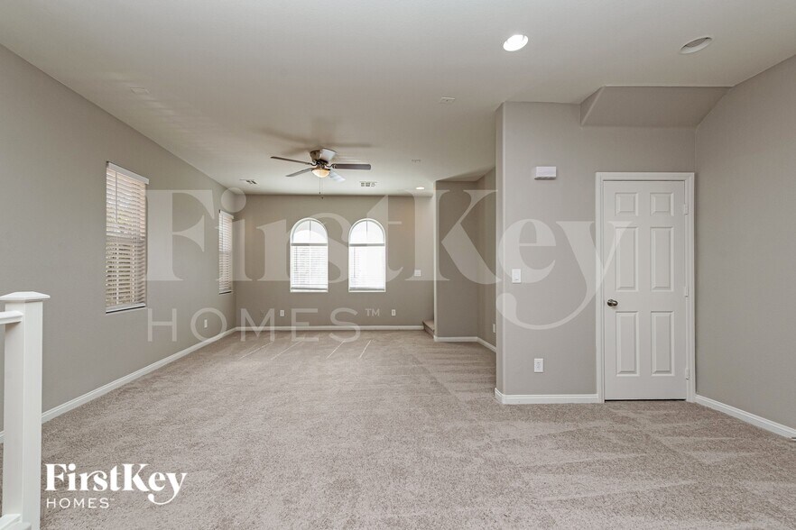 Building Photo - 6641 Colorado Spruce St