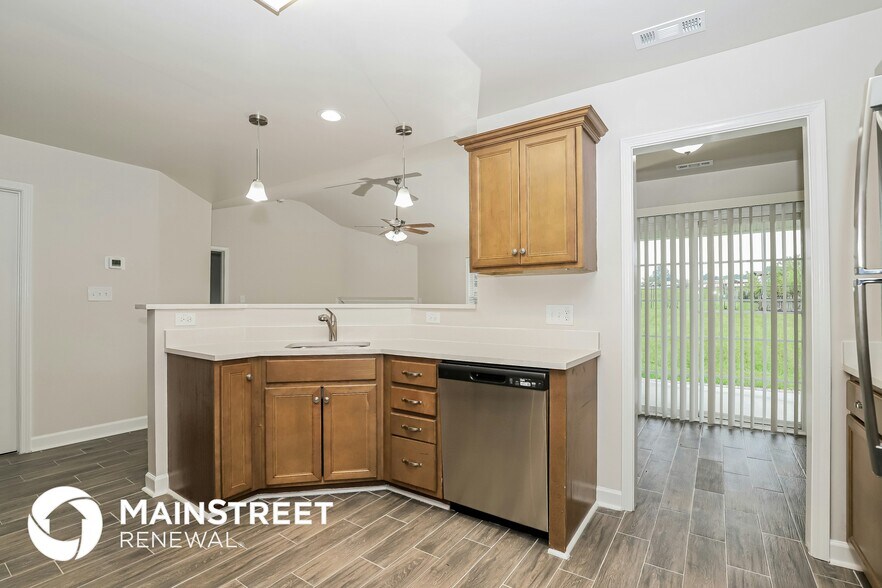 Building Photo - 8 Trotters Run