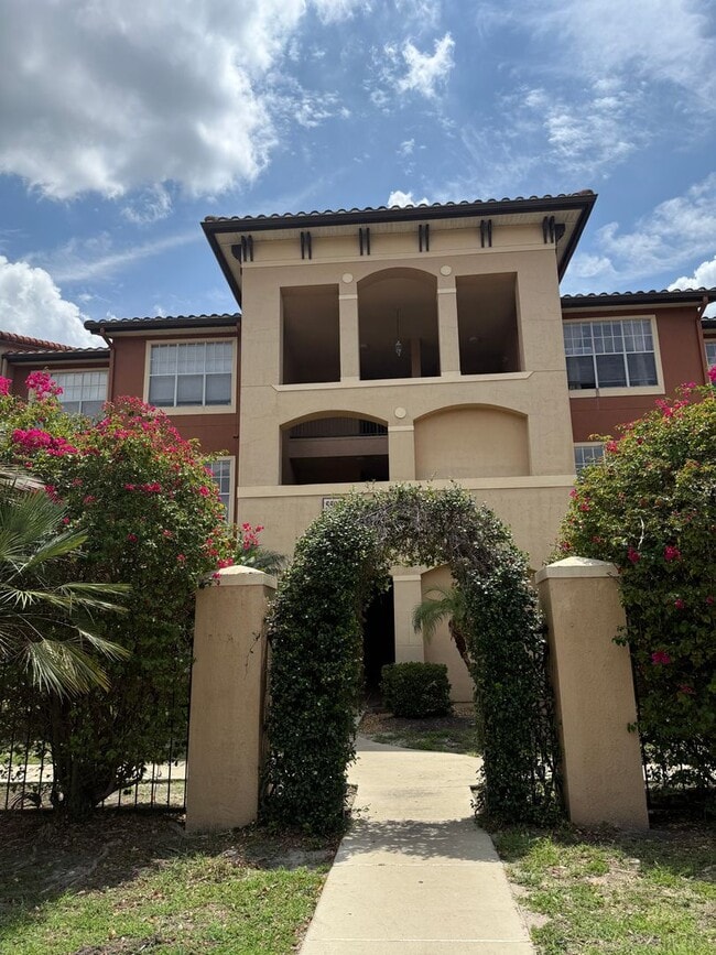 Building Photo - 1 bed 1 bath condo in Metrowest