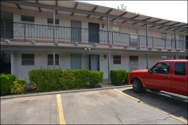 Building Photo - 6700 Escondido Dr
