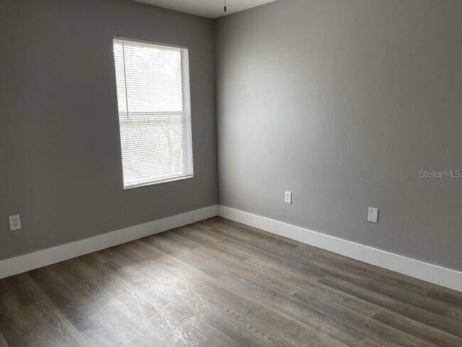 Building Photo - 623 Dory Ln