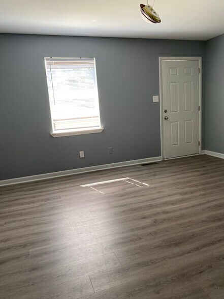 Building Photo - 417 Elmore St
