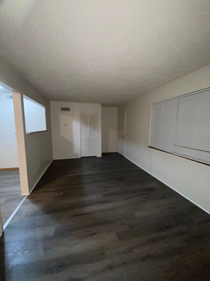 Building Photo - 105 Pelican Dr