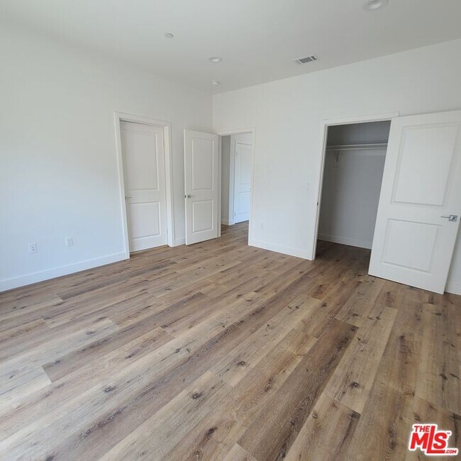 Building Photo - 13824 Bessemer St