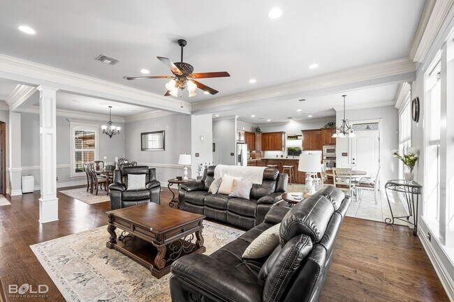 Building Photo - 135 Eagle Bend Way