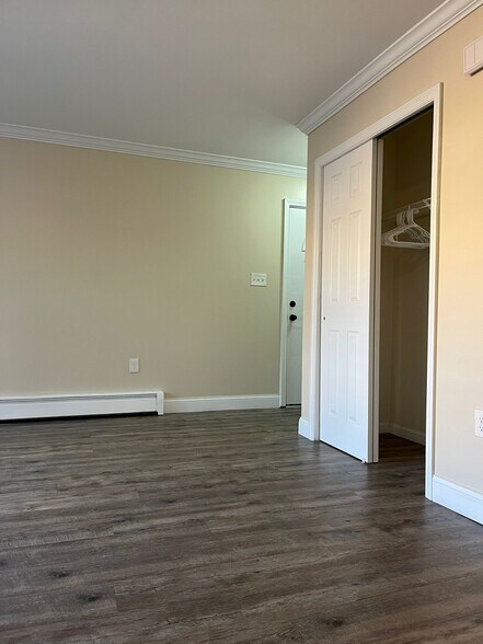 Building Photo - 35 Fairview Ave